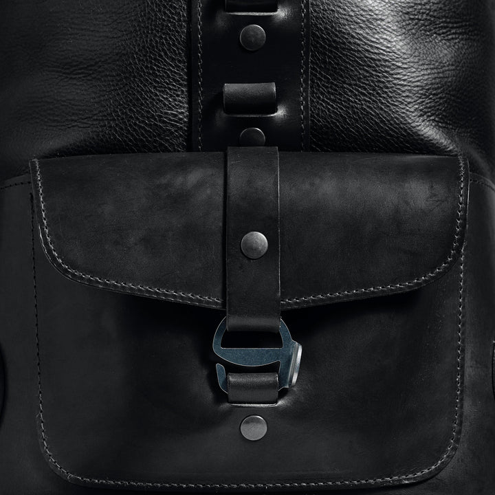 Black Fold Top – Sac à dos en cuir