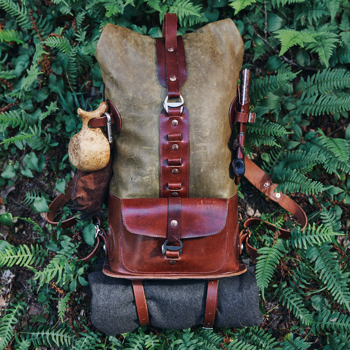 Specials S.03 - Moss Green Queue blanche Fold Top Sac à dos