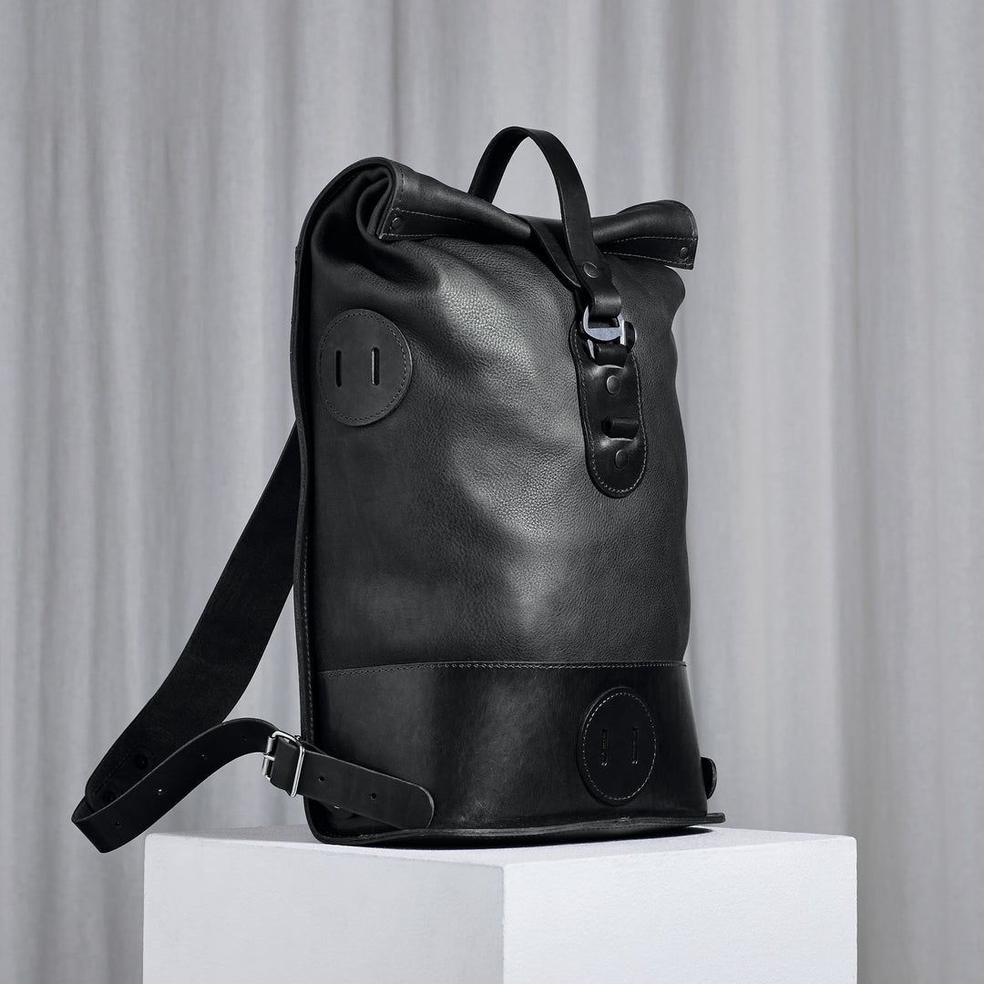 Black Small Fold Top – Leder Rucksack