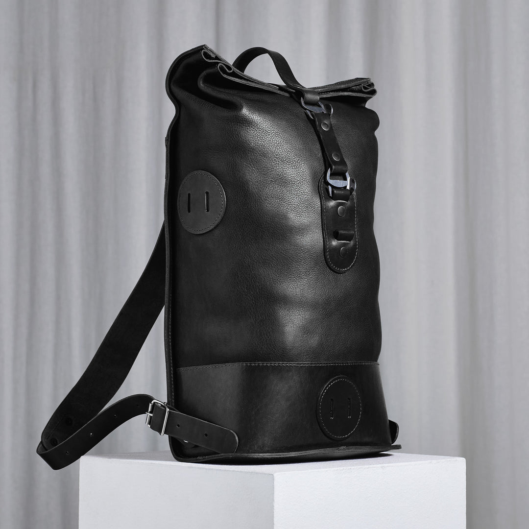 Black Small Fold Top – Leder Rucksack