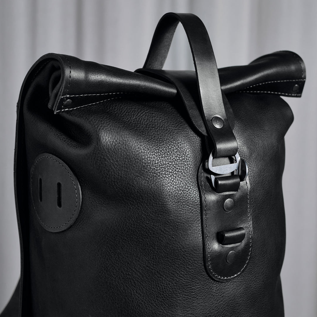 Black Small Fold Top – Leder Rucksack