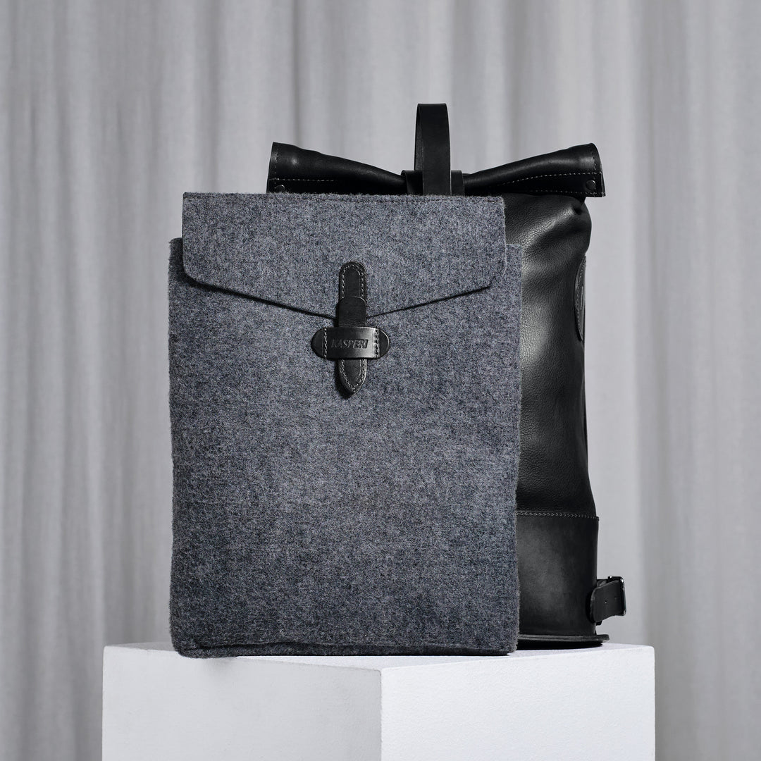 Black Small Fold Top – Leder Rucksack
