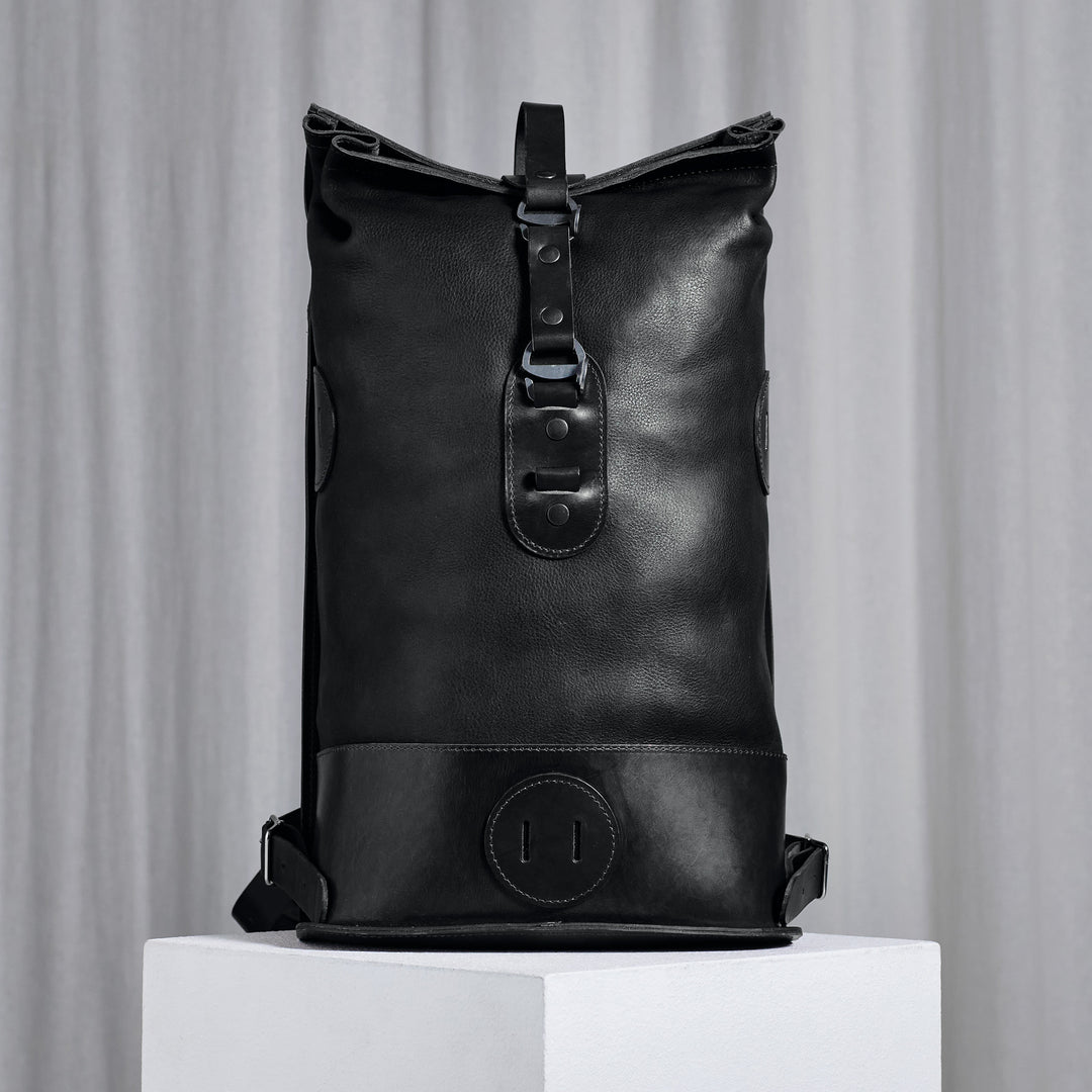 Black Small Fold Top – Leder Rucksack