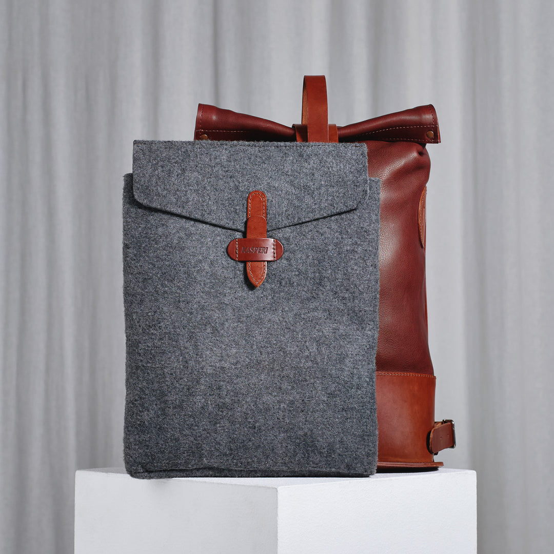 Précommande – Brown Small Fold Top – Sac à dos en cuir
