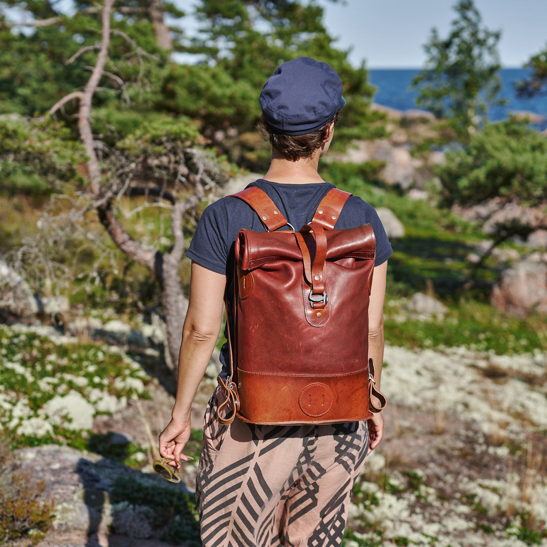 Précommande – Brown Small Fold Top – Sac à dos en cuir