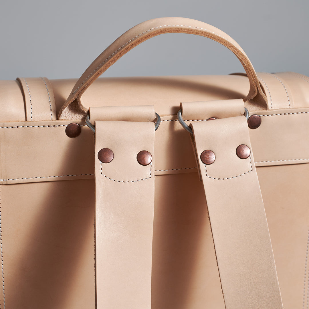 Originals: Der Large Backpack – in Ivory 