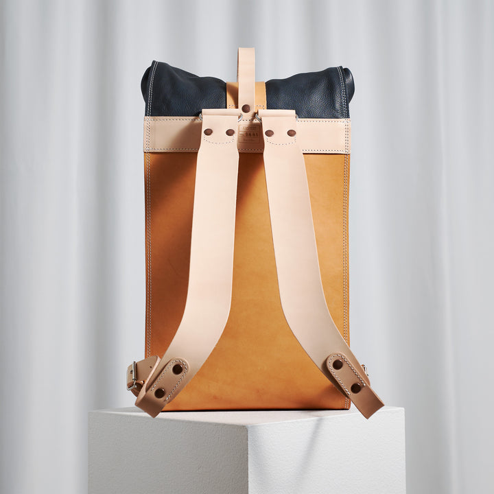 Originals: Fold Top – Merensininen ja Luonnonvaalea 