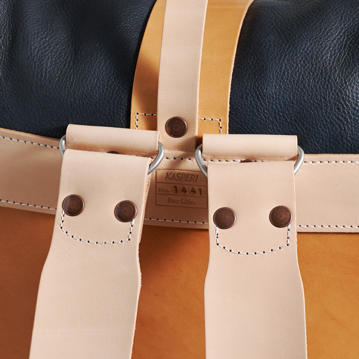 Originals: Fold Top – Merensininen ja Luonnonvaalea 