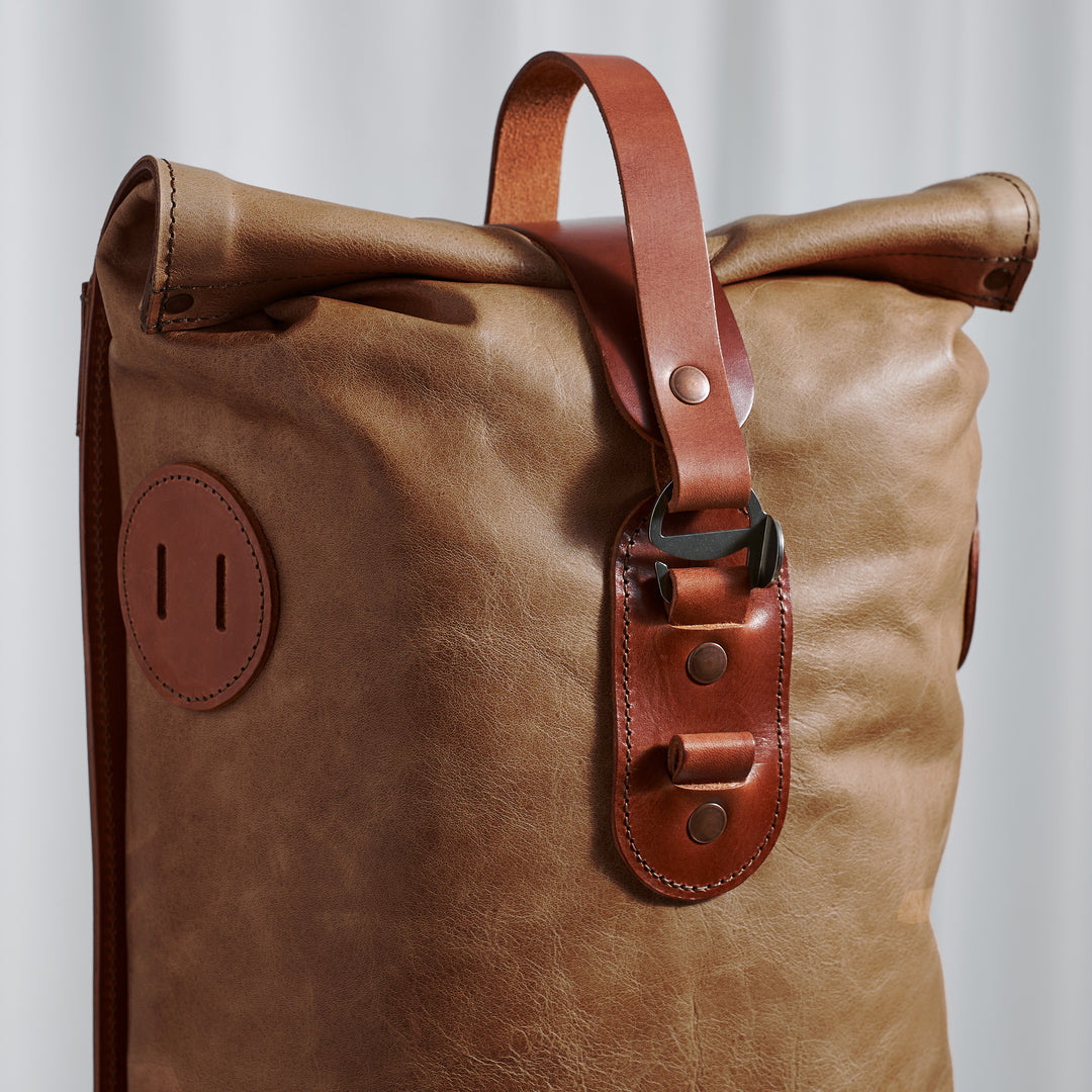 Small Fold Top – Leather Backpack in Walnut & Brown