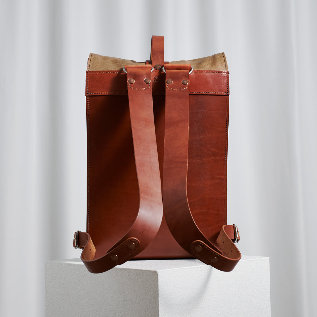 Small Fold Top – Leather Backpack in Walnut & Brown