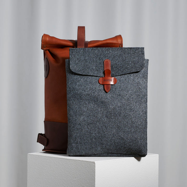 Small Fold Top – Leather Backpack in Honey & Brown