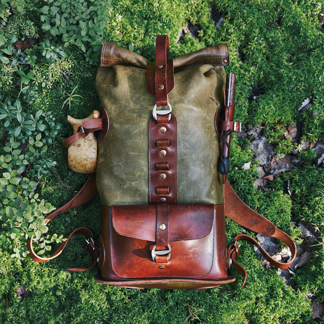 Specials S.03 - Moss Green Queue blanche Fold Top Sac à dos