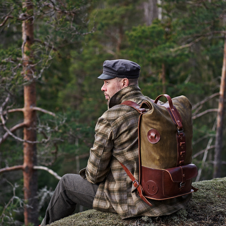 Specials S.03 - Metsänvihreä Valkohäntäpeura Fold Top -reppu 