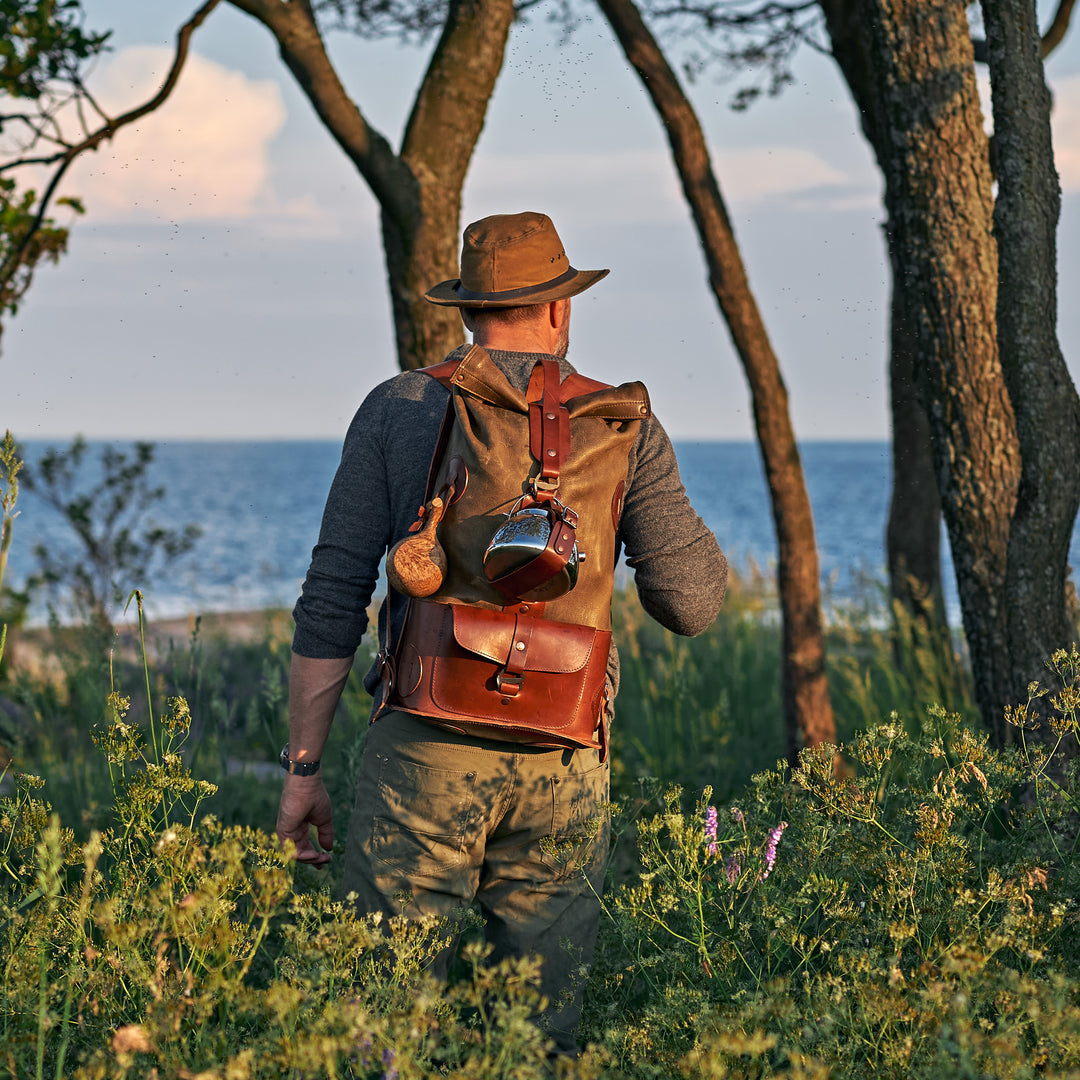 Specials S.03 - Metsänvihreä Valkohäntäpeura Fold Top -reppu 