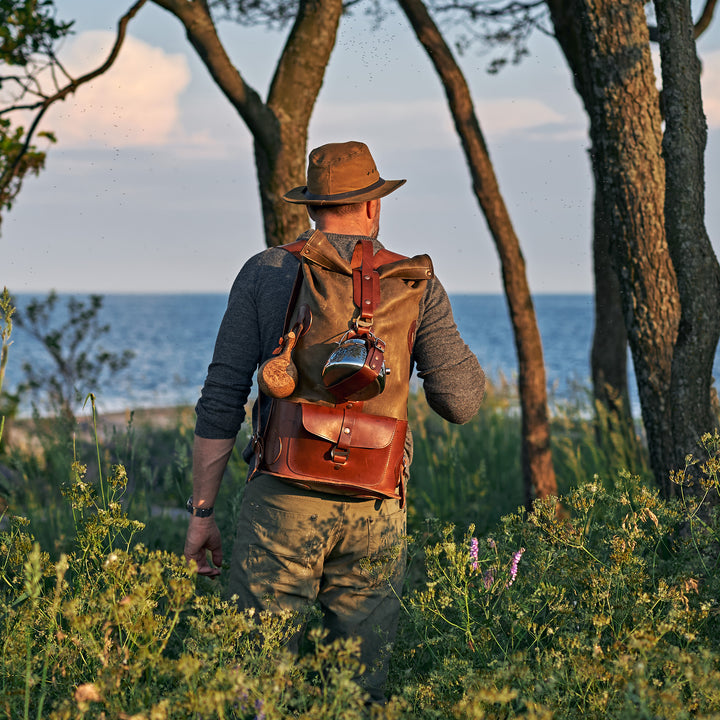 Specials S.03 - Metsänvihreä Valkohäntäpeura Fold Top -reppu 