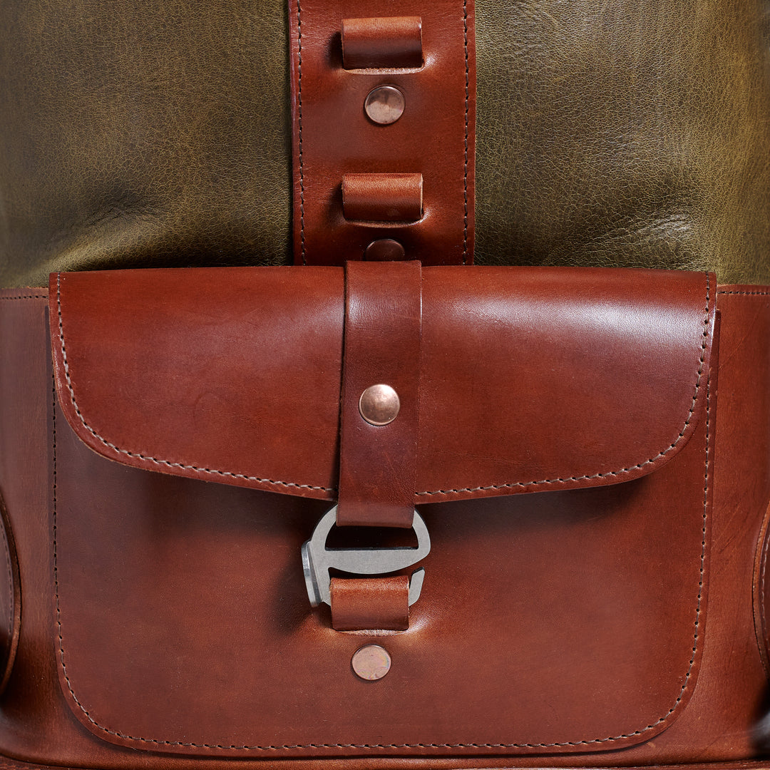 Specials S.03 - Moss Green Queue blanche Fold Top Sac à dos