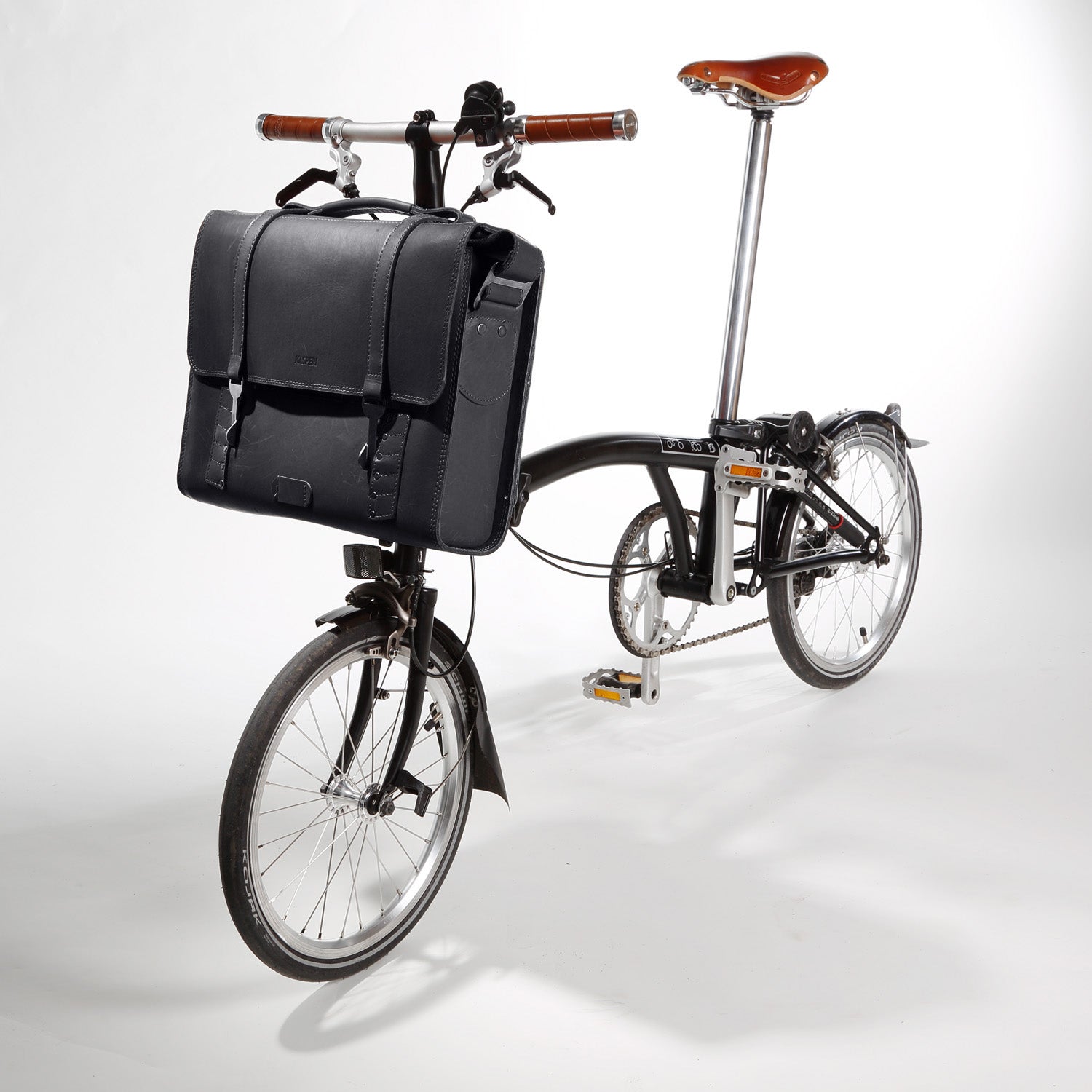 Brompton hot sale front luggage