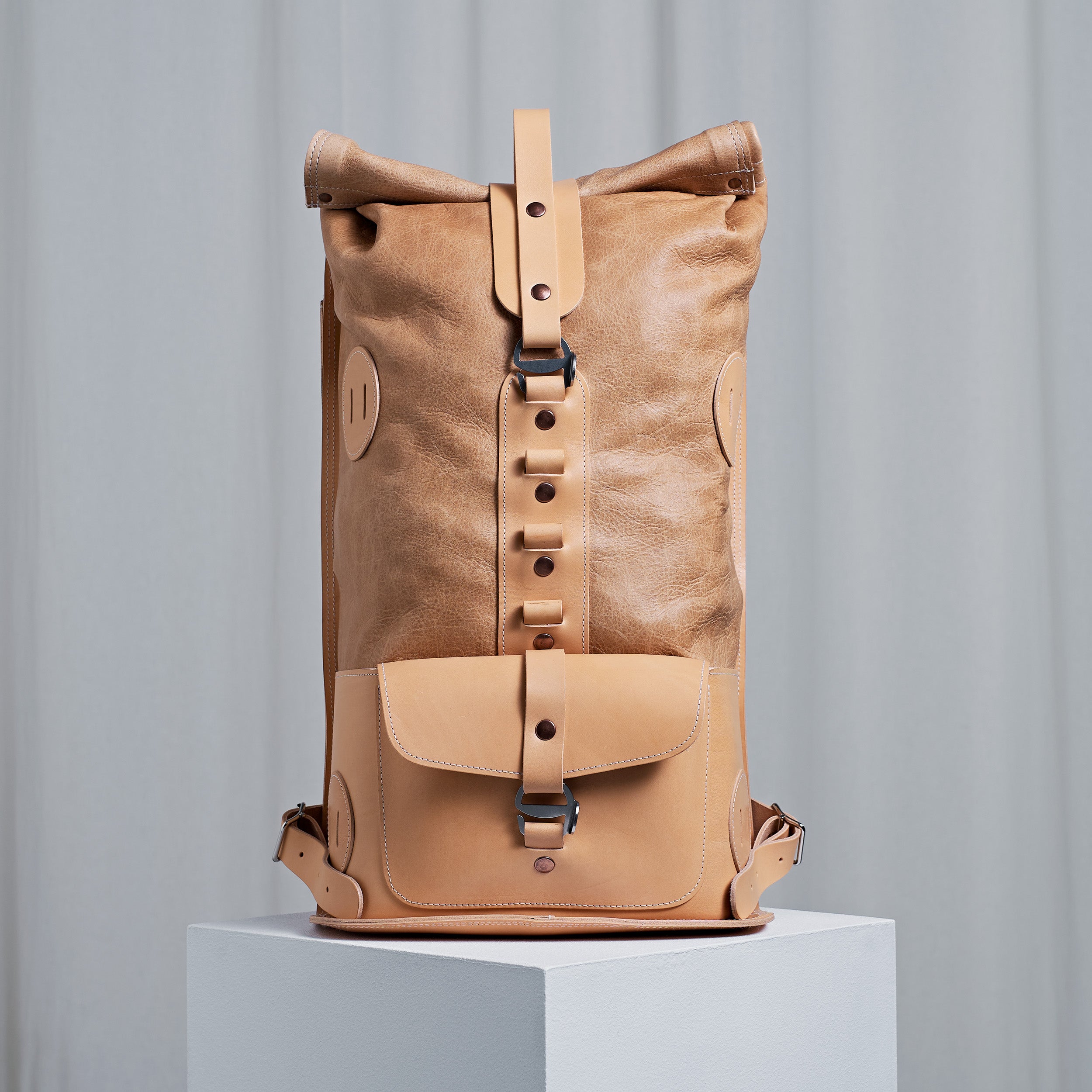 Specials S.04 Fold Top - A backpack for life in natural whitetail